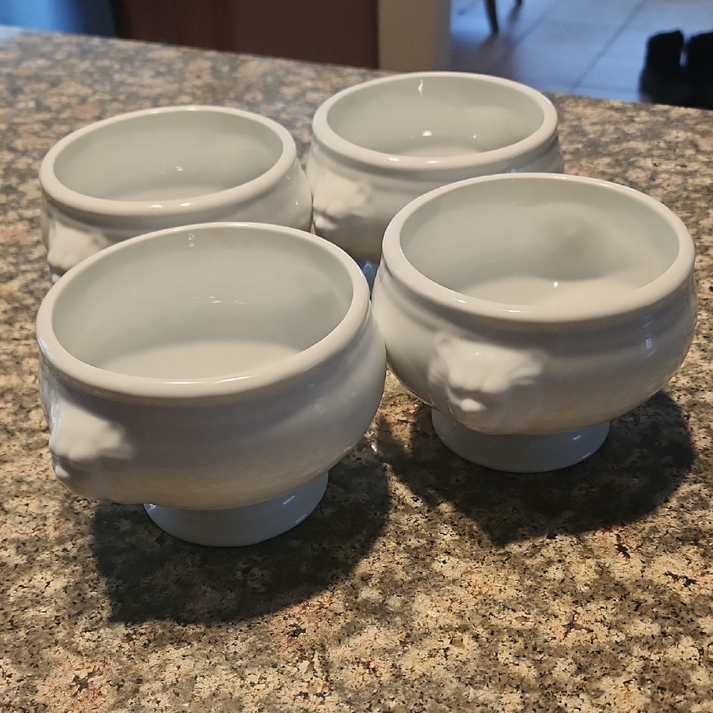 Set Of 4 Cordon Bleu Lion Head Soup Bowls